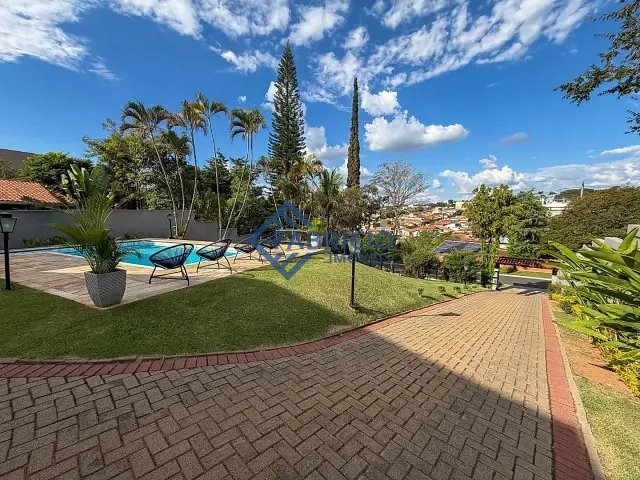 Casa com 1000m² 4 quartos e 5 banheiros, à venda, no bairro Vista Alegre em Vinhedo