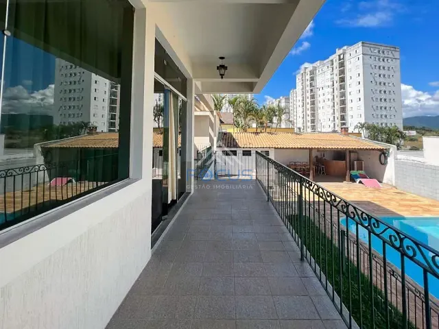 Casa com 665m² 4 quartos e 3 banheiros, à venda, no bairro Jardim Ana Maria em Jundiaí