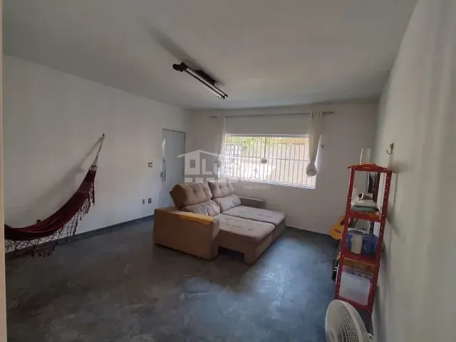 Casa 3 quartos e 1 banheiro, à venda, no bairro Vila Mogilar em Mogi das Cruzes