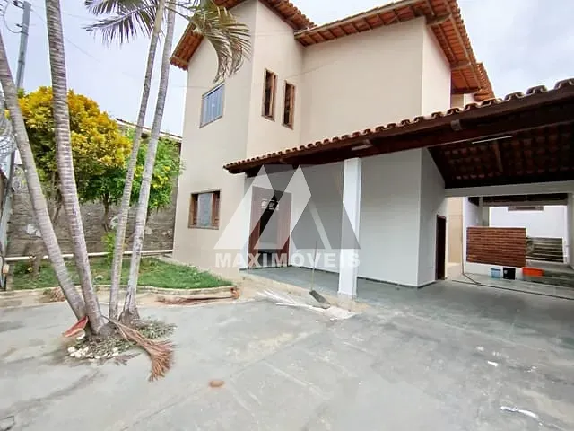 Casa 3 quartos e 3 banheiros, para alugar, no bairro Santa Tereza em Araçuaí