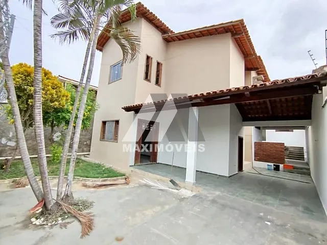 Casa 3 quartos e 3 banheiros, para alugar, no bairro Santa Tereza em Araçuaí