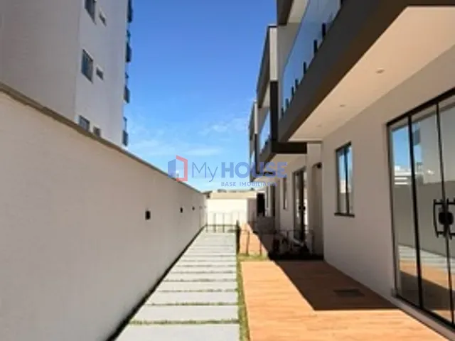 Casa com 108m² 3 quartos e 1 banheiro, à venda ou para alugar, no bairro Nossa Senhora da Vitória em Ilhéus