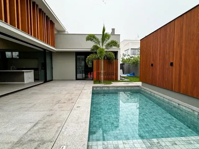 Casa 3 quartos e 5 banheiros, à venda, no bairro Vivendas do Arvoredo em Londrina