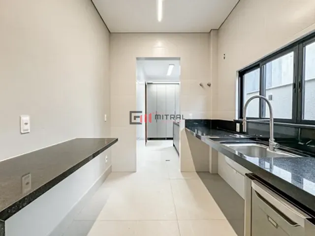 Casa 3 quartos e 5 banheiros, à venda, no bairro Vivendas do Arvoredo em Londrina
