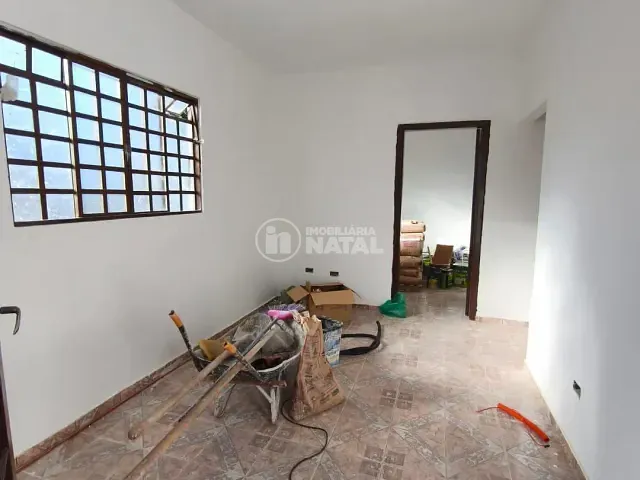 Casa com 125m² 3 quartos e 2 banheiros, para alugar, no bairro Residencial Vila Romana em Londrina