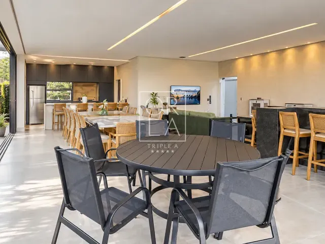 Casa com 1250m² 5 quartos e 7 banheiros, à venda, no bairro Fazenda Vau das Pombas em Goiânia