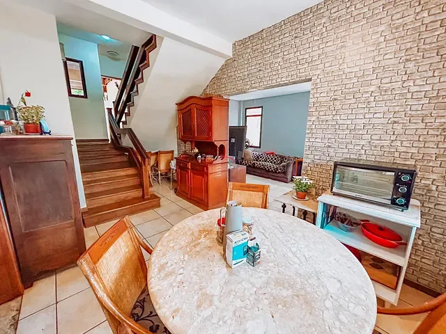 Casa com 350m² 4 quartos e 4 banheiros, à venda, no bairro Alto da Colina em Londrina