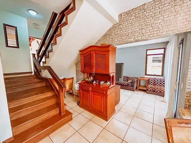 Casa com 350m² 4 quartos e 4 banheiros, à venda, no bairro Alto da Colina em Londrina