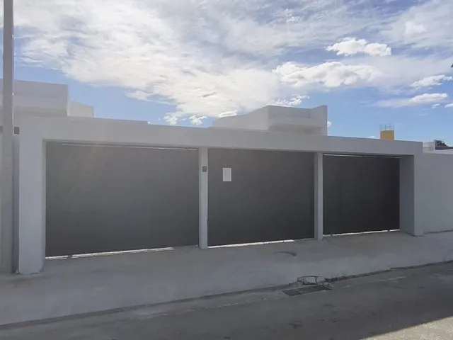 Casa 3 quartos e 2 banheiros, à venda, no bairro Jardim Campomar em Rio das Ostras