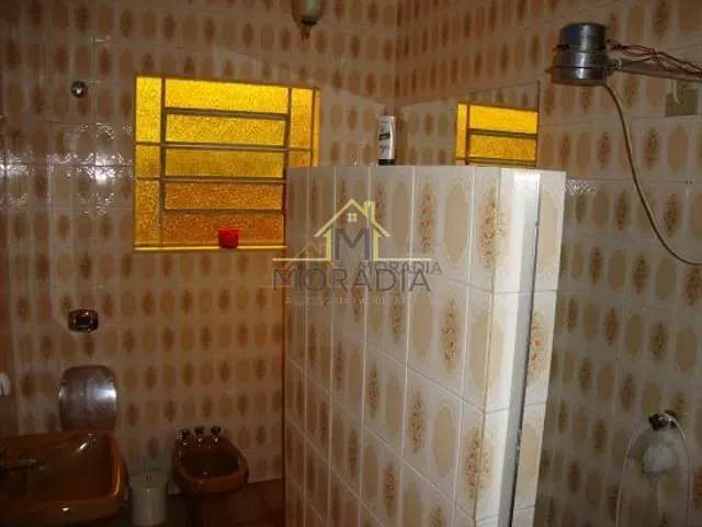 Casa com 4200m² 5 quartos e 2 banheiros, à venda, no bairro Centro em Guaranésia