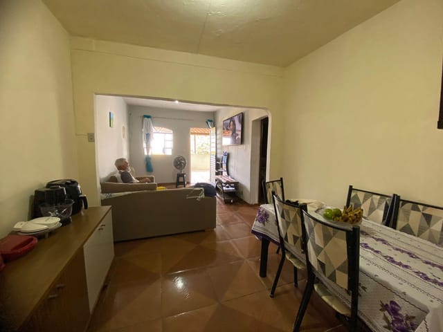 Casa com 200m² 2 quartos e 1 banheiro, à venda, no bairro Paulo VI em Belo Horizonte