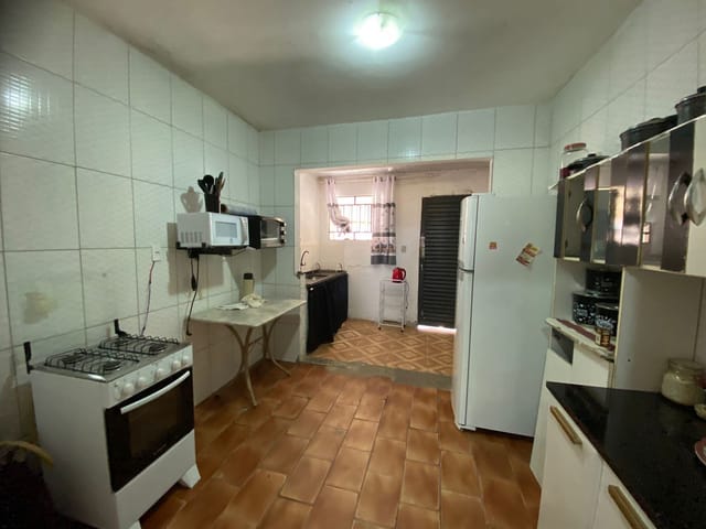 Casa com 200m² 2 quartos e 1 banheiro, à venda, no bairro Paulo VI em Belo Horizonte