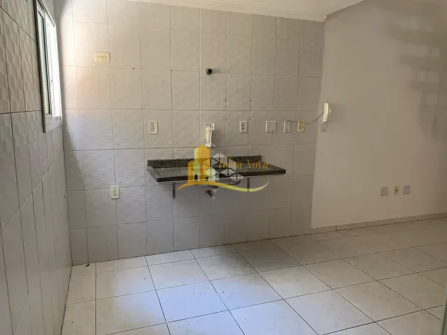 Casa 2 quartos e 3 banheiros, à venda, no bairro Canto do Forte em Praia Grande