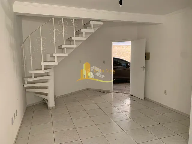 Casa 2 quartos e 3 banheiros, à venda, no bairro Canto do Forte em Praia Grande