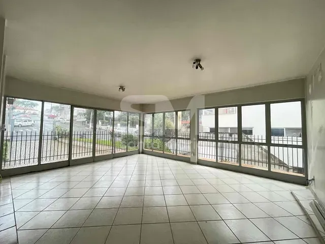 Casa com 374m², para alugar, no bairro Centro em Chapecó