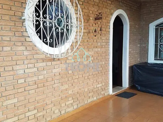 Casa com 250m² 3 quartos e 2 banheiros, à venda, no bairro Vila Santa Isabel em Taubaté