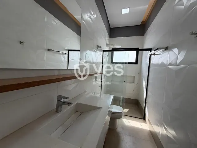 Casa 1 quarto e 2 banheiros, para alugar, no bairro Residencial Bocaina em Araxá
