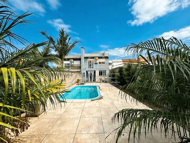 Casa com 265m² 3 quartos e 3 banheiros, à venda, no bairro Laranjal em Pelotas