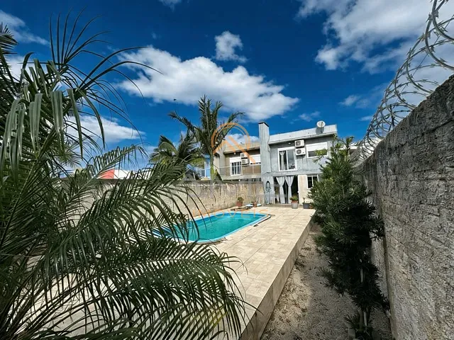 Casa com 265m² 3 quartos e 3 banheiros, à venda, no bairro Laranjal em Pelotas