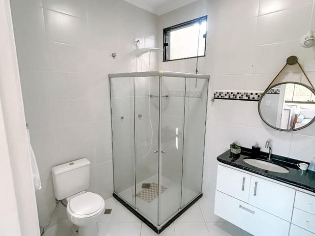 Casa com 250m² 3 quartos e 4 banheiros, à venda, no bairro Granja dos Cavaleiros em Macaé