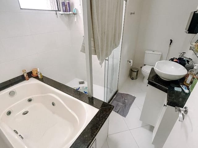 Casa com 250m² 3 quartos e 4 banheiros, à venda, no bairro Granja dos Cavaleiros em Macaé
