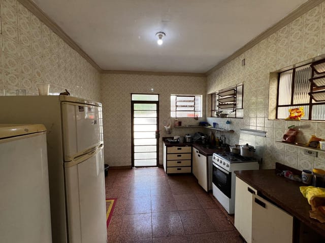 Casa 7 quartos e 1 banheiro, para alugar, no bairro Santa Filomena em Pouso Alegre