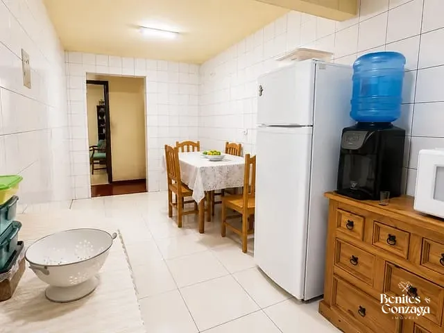Casa 3 quartos e 1 banheiro, à venda, no bairro Jardim Tabaetê em Maringá