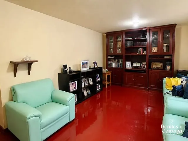 Casa 3 quartos e 1 banheiro, à venda, no bairro Jardim Tabaetê em Maringá