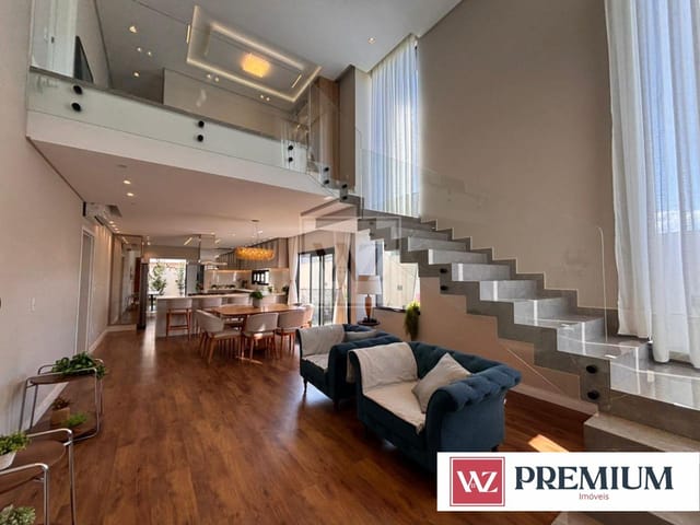 Casa com 305m² 4 quartos e 5 banheiros, à venda, no bairro Centro em Ponta Grossa