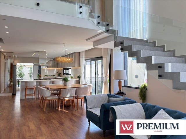Casa com 305m² 4 quartos e 5 banheiros, à venda, no bairro Centro em Ponta Grossa