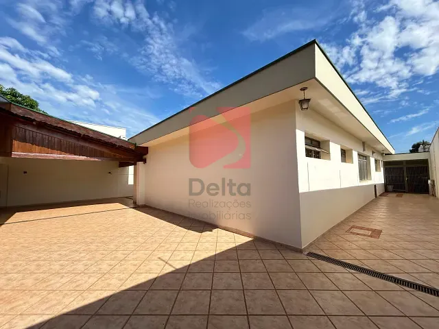 Casa 3 quartos e 3 banheiros, à venda, no bairro Centro em Pirassununga