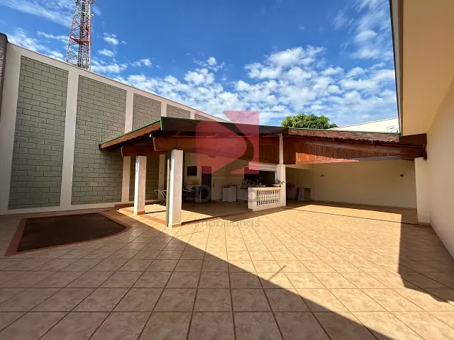 Casa 3 quartos e 3 banheiros, à venda, no bairro Centro em Pirassununga