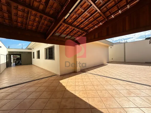 Casa 3 quartos e 3 banheiros, à venda, no bairro Centro em Pirassununga