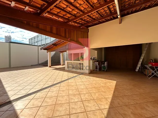 Casa 3 quartos e 3 banheiros, à venda, no bairro Centro em Pirassununga
