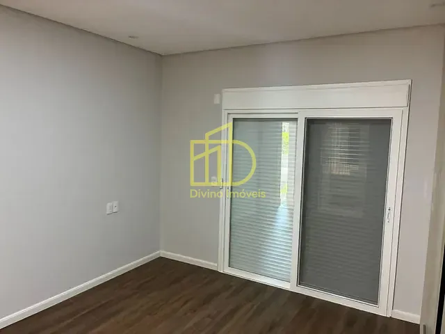 Casa com 250m², à venda ou para alugar, no bairro Residencial Villa do Bosque em Sorocaba