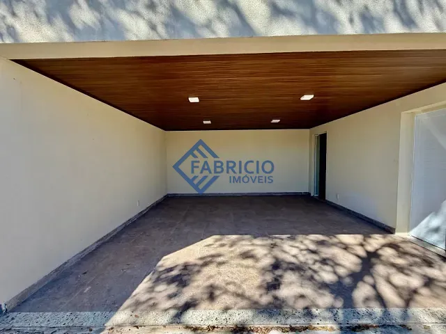 Casa com 250m² 3 quartos e 1 banheiro, à venda, no bairro Cooperativa Nova Aliança em Vinhedo