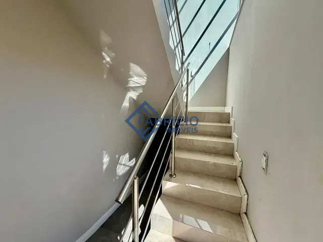 Casa com 250m² 3 quartos e 1 banheiro, à venda, no bairro Cooperativa Nova Aliança em Vinhedo
