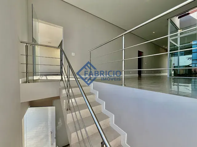 Casa com 250m² 3 quartos e 1 banheiro, à venda, no bairro Cooperativa Nova Aliança em Vinhedo