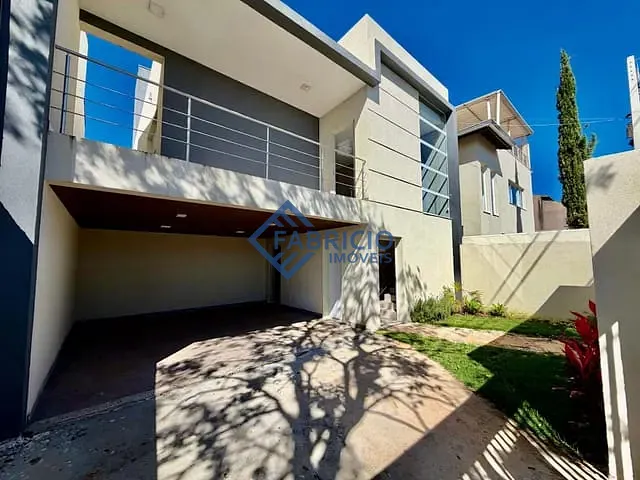 Casa com 250m² 3 quartos e 1 banheiro, à venda, no bairro Cooperativa Nova Aliança em Vinhedo