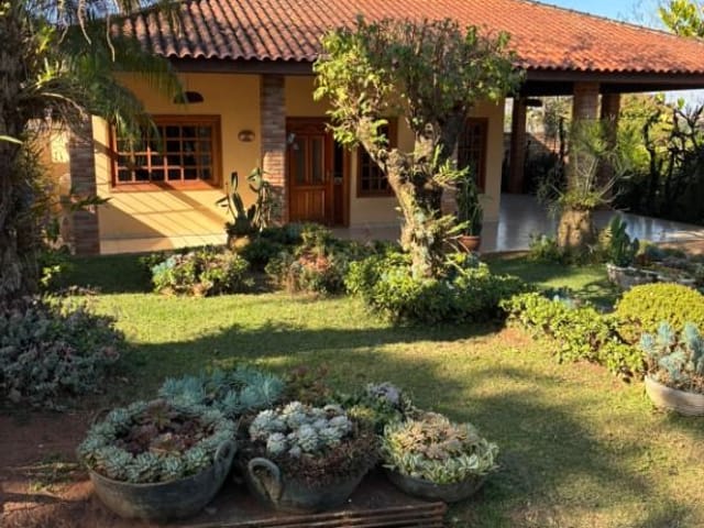 Casa com 1000m² 3 quartos e 3 banheiros, à venda, no bairro Nova Araçoiaba em Araçoiaba da Serra