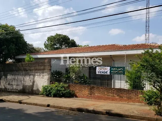 Casa com 541m² 3 quartos e 1 banheiro, à venda ou para alugar, no bairro Centro em Cosmópolis