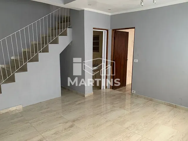 Casa 2 quartos e 2 banheiros, para alugar, no bairro Parque Industrial das Oliveiras em Taboão da Serra