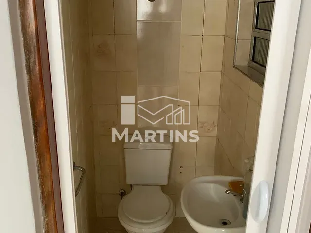 Casa 2 quartos e 2 banheiros, para alugar, no bairro Parque Industrial das Oliveiras em Taboão da Serra