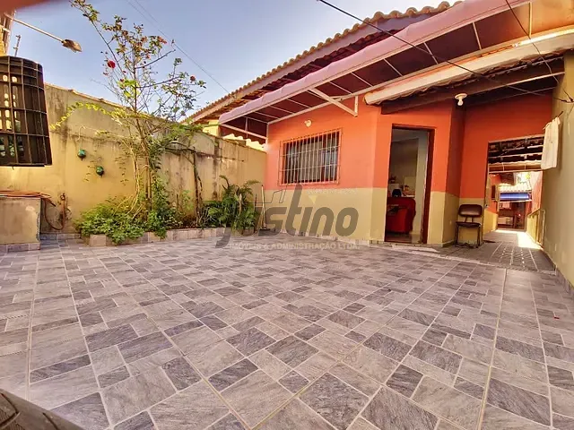 Casa com 143m² 2 quartos e 1 banheiro, à venda, no bairro Balneário Tropical em Itanhaém