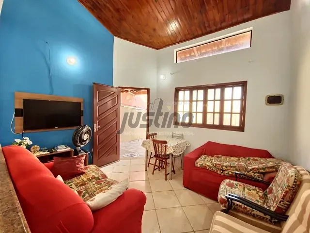 Casa com 143m² 2 quartos e 1 banheiro, à venda, no bairro Balneário Tropical em Itanhaém