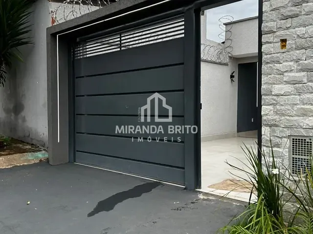 Casa 3 quartos e 2 banheiros, à venda, no bairro Mansões Paraíso em Aparecida de Goiânia