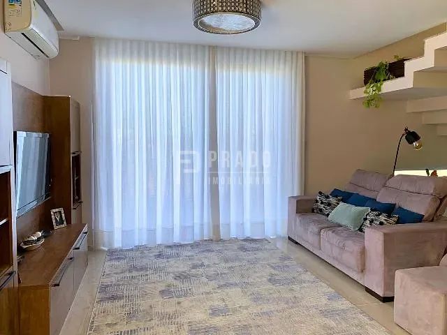 Casa com 411m² 3 quartos e 4 banheiros, à venda, no bairro Laranjal em Pelotas