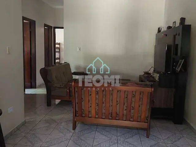 Casa com 210m² 3 quartos e 2 banheiros, à venda, no bairro Jardim das Bandeiras em Taubaté