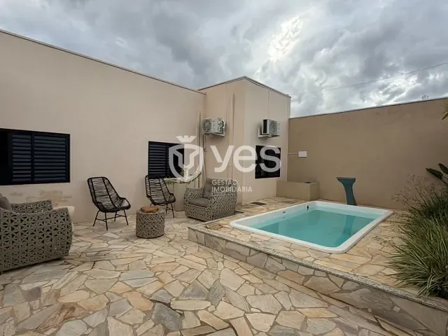 Casa 3 quartos e 2 banheiros, à venda, no bairro Vila Estância em Araxá