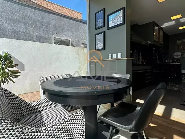 Casa 4 quartos e 2 banheiros, à venda, no bairro São Gonçalo em Pelotas